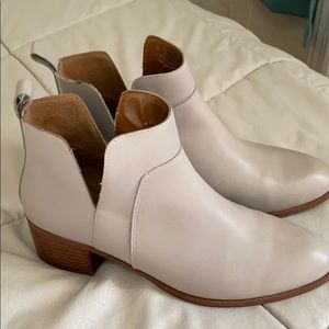 Pale grey booties